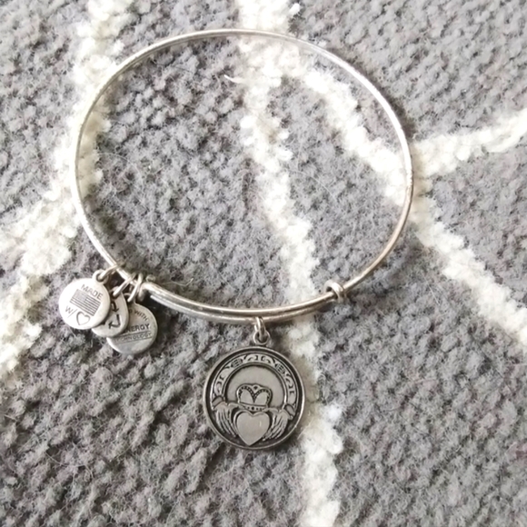 Alex & Ani Claddagh Charm Bracelet, LOVE,FRIENDSHIP,LOYALTY - Picture 5 of 8